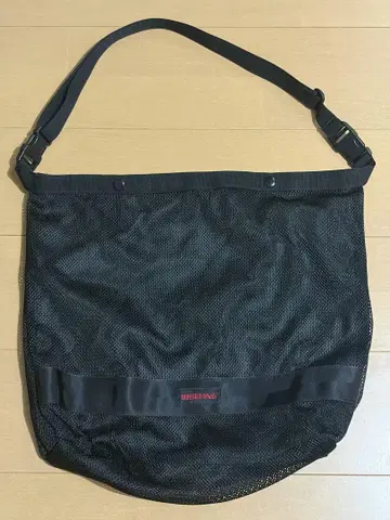 BRIEFING 메쉬 숄더백 블랙