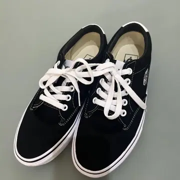 Vans 블랙 로우컷 스니커즈