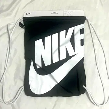 [ 미사용 새상품 ] NIKE 냅색 헬스장 가방 블랙/화이트