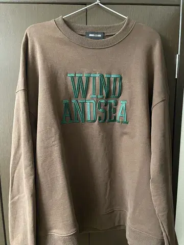 WIND AND SEA 칼리지 로고 스웨트 셔츠
