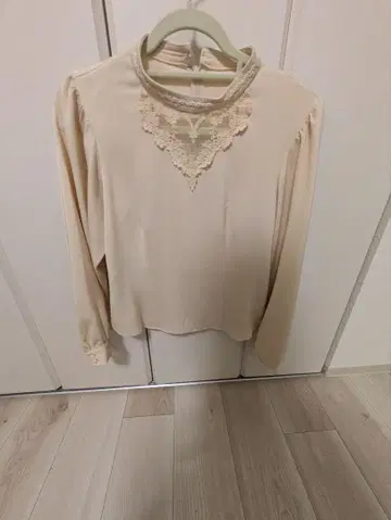 안아더 안제 블라우스 긴팔 프리 사이즈