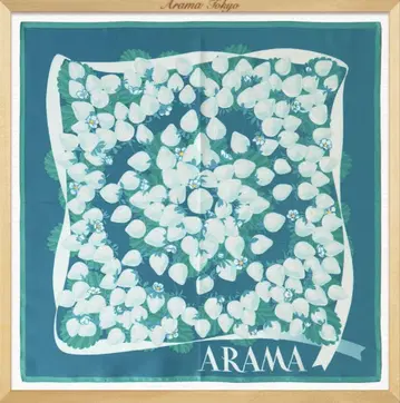 실크 스카프 ARAMA 화이트 딸기 스카프