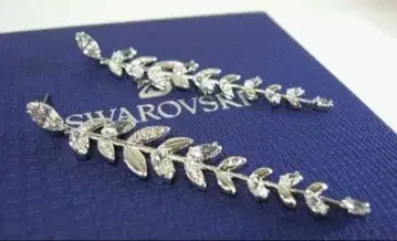 SWAROVSKI 스와로브스키 롱 리프 귀걸이 크리스탈 새상품
