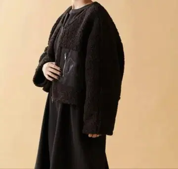 SUM1 STYLE 보아 블루종 포함 말 자수 코트
