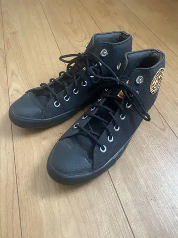 CONVERSE 마운틴 클럽 블랙 하이컷 스니커즈