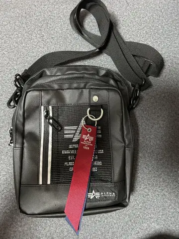 ALPHA INDUSTRIES 숄더백 블랙