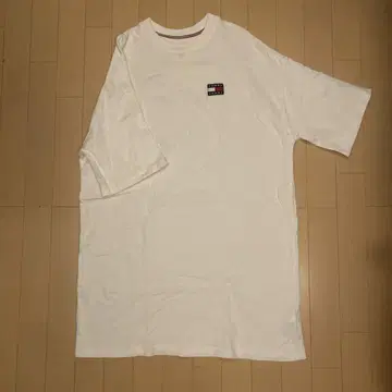 TOMMY JEANS 화이트 빅 T셔츠