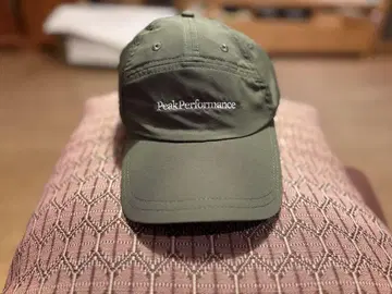 Peak Performance 올리브 그린 캡