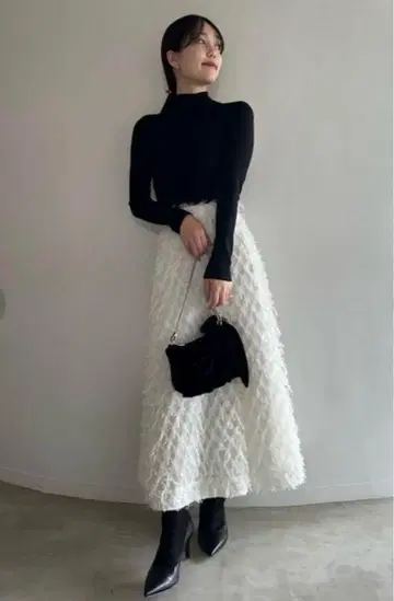 SNIDEL 자카드 플레어 스커트 화이트