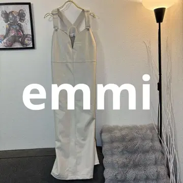 emmi 인조 가죽 오버롤 스커트