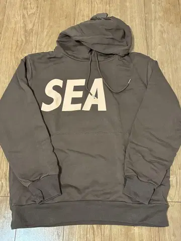 wind and sea 후드티 브라운