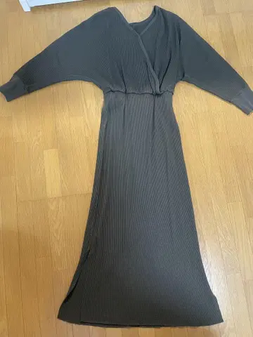 Mila Owen 카키 긴팔 랩 원피스