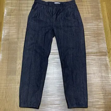 STLL BY HAND DN0393 원턱 테이퍼드 데님 팬츠