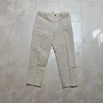 화이트 슬랙스