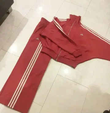 adidas 빨간색 저리 S 사이즈 Moussy 콜라보