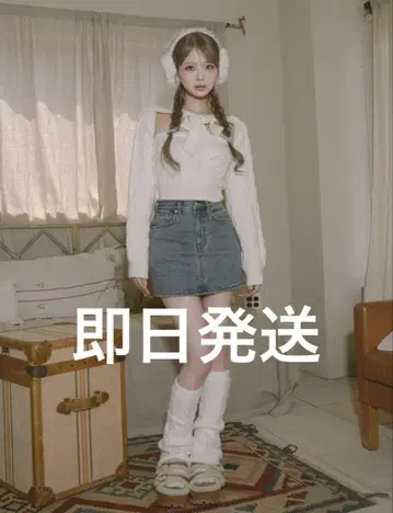백 커브 데님 미니 스커트 다리치