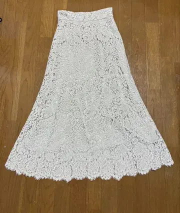 미사용 새상품 NATURAL BEAUTY BASIC 스커트