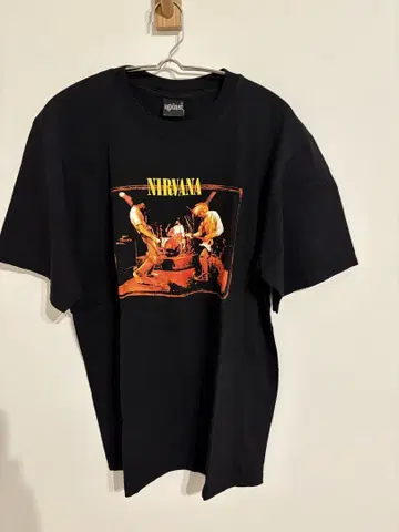 NIRVANA 블랙 T셔츠