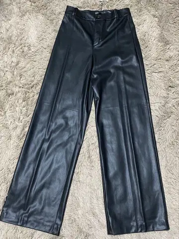 새상품 ZARA 자라 인조 가죽 배기 팬츠 M