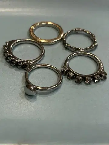 이오세리아니 5연 반지