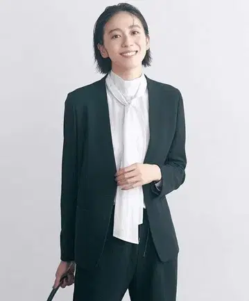 UNFILO 앙피로 뷰티 무브 노카라 자켓