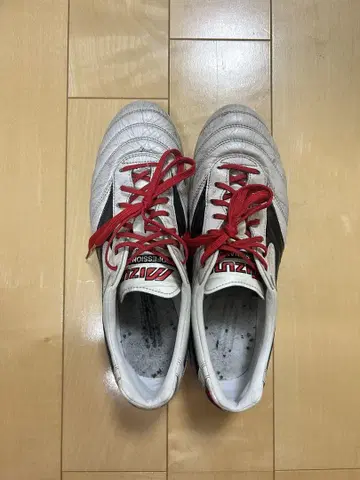 미즈노 모렐리아 축구화 스파이크
