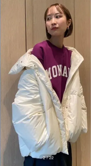 emmi atelier 에미 지속가능성 빅칼라 다운 화이트