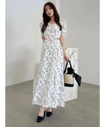 허리 컷 아웃 파이핑 원피스 dazzlin