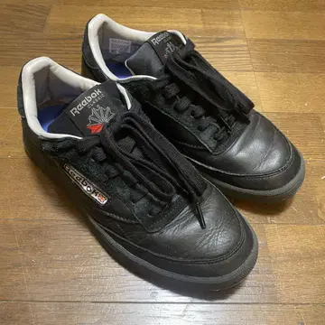 리복 클래식 블랙 스니커즈