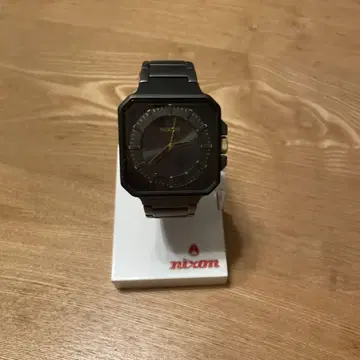 Nixon 블랙 스퀘어 손목시계