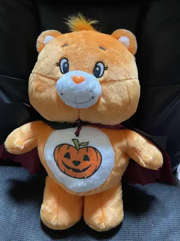 케어베어 할로윈 BIG 봉제 인형입니다.