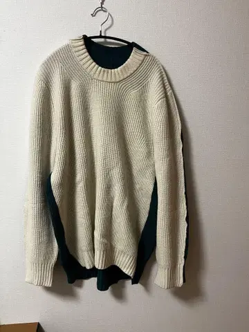 sacai 아이보리 다크 그린 바이컬러 스웨터