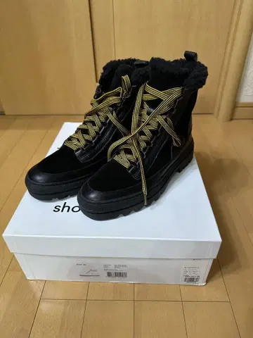 새상품 on hour and a shower 숏부츠