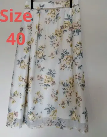 새상품급 꽃무늬 스커트 Size40