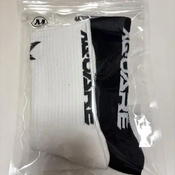 INI XQUARE 양말 M 사이즈