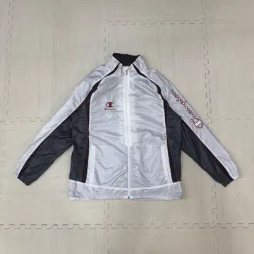 Champion 나일론 자켓 화이트