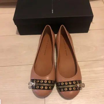 Marc Jacobs 핑크 베이지 플랫슈즈