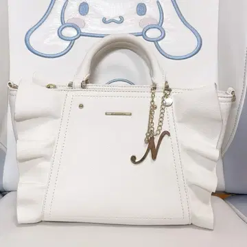 사만사 베가 프릴 토트