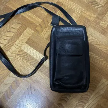 요건 레일 블랙 가죽 숄더백