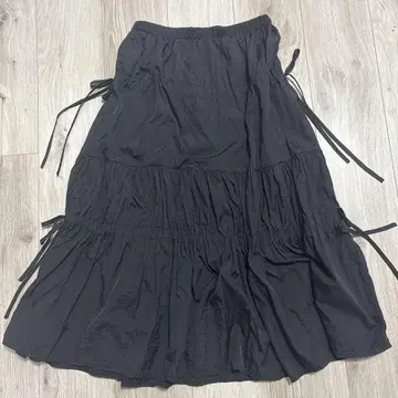 블랙 티어드 롱 스커트