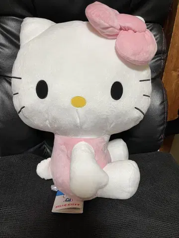헬로키티 슈퍼 라지 봉제 인형 헤이세이 핑크입니다.