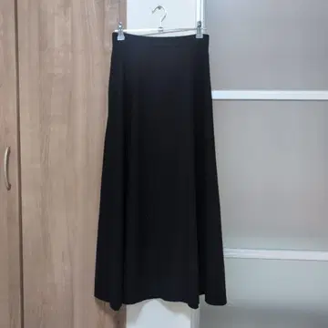 RIM.ARK 림아크 블랙 플레어 롱 스커트 울