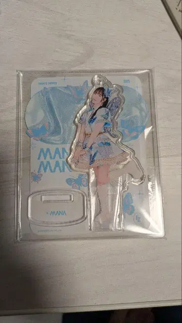마나카 마나 아크릴 스탠드 버터플라이