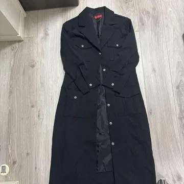 Janis 블랙 트렌치코트