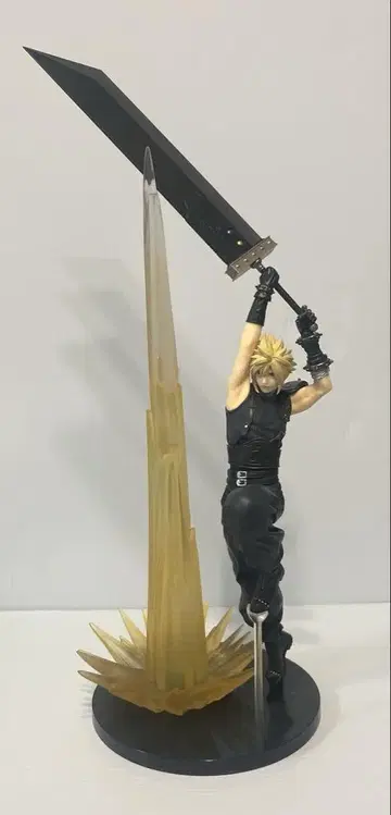 FF7 클라우드 A상 피규어