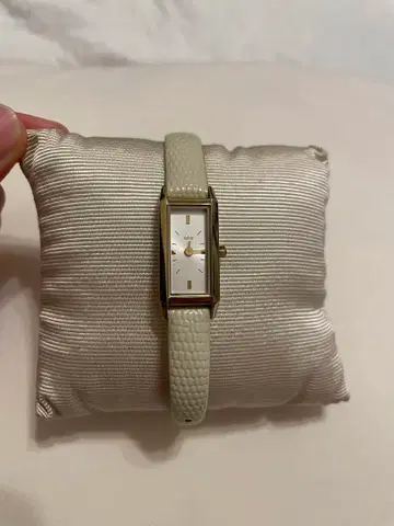 [ete] 화이트 가죽 미니 사이즈 아날로그 시계