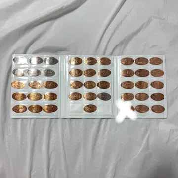 디즈니 수베니어 메달 42개 케이스 포함