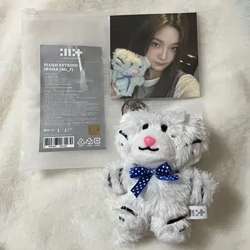 ILLIT 이로하 1주년 키링 봉제 인형 포토 카드 포함 공식