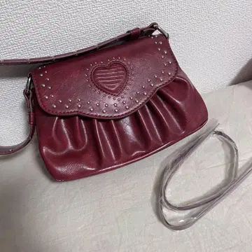 MOUSSY HEART GATHER STUDS 백