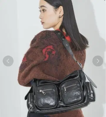 지나시스 4 포켓 원 숄더백 블랙